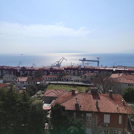 Sunny Apartment In Rijeka Exterior foto